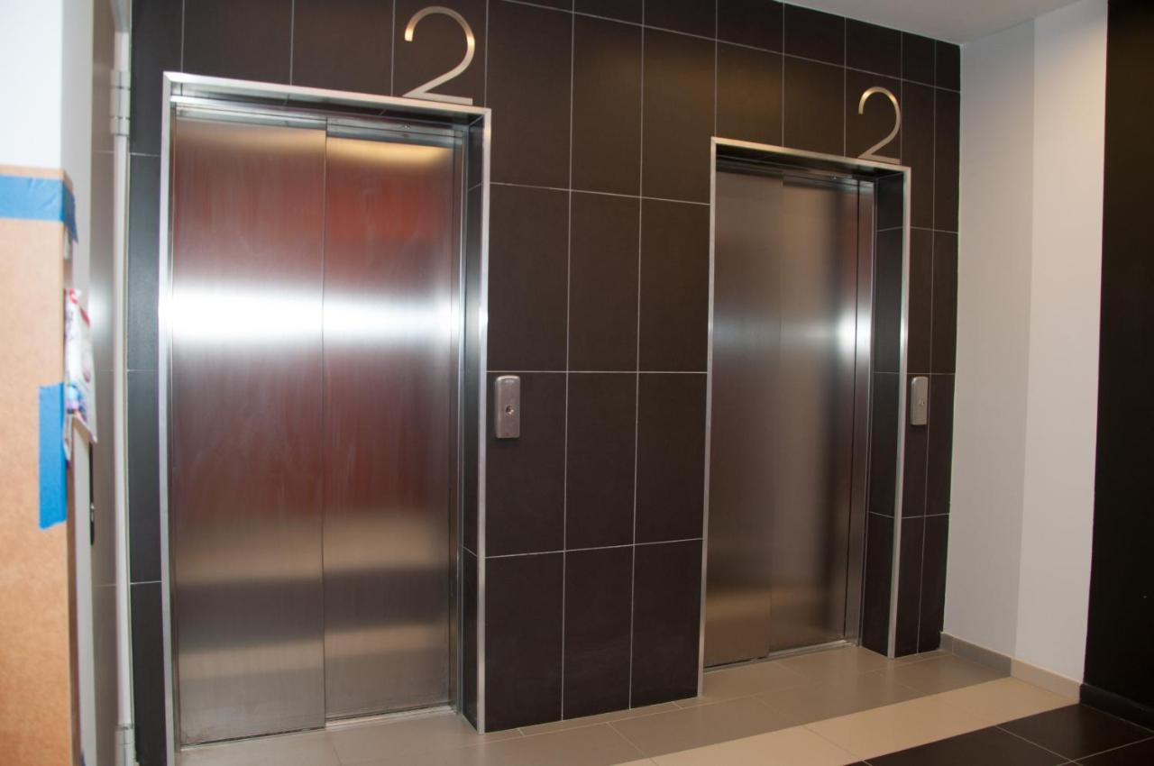 Apartament Cybernetyki Mokotow Warszawa Exteriör bild