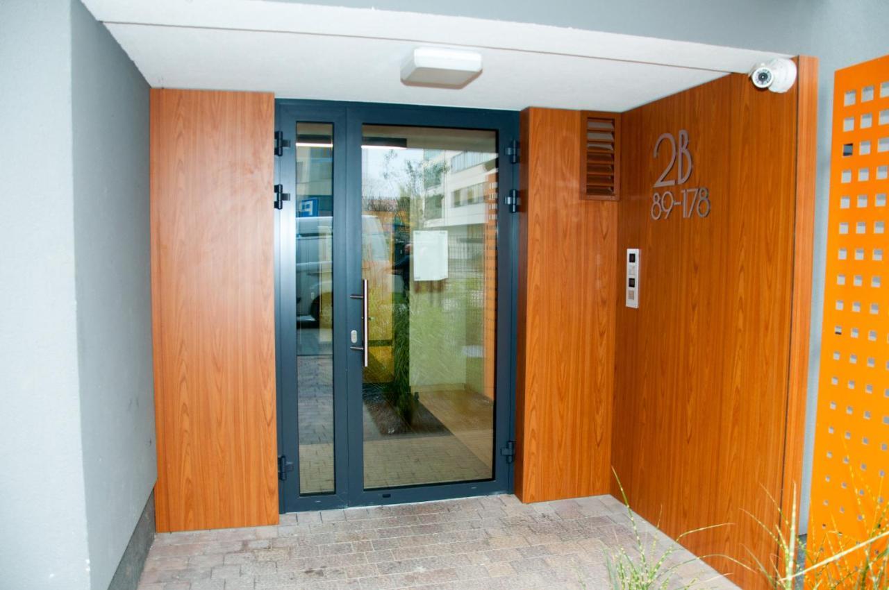 Apartament Cybernetyki Mokotow Warszawa Exteriör bild