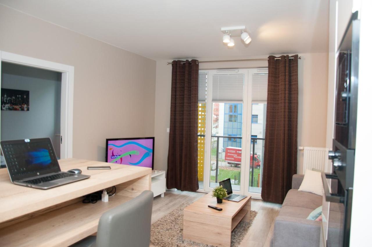 Apartament Cybernetyki Mokotow Warszawa Exteriör bild